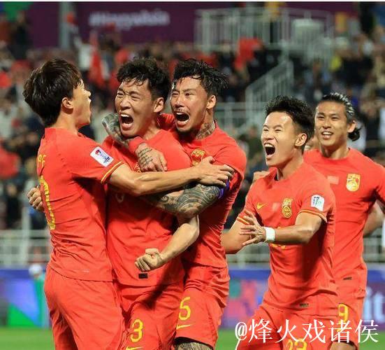 国足重庆公开训练热度不减 战巴林阵容将有较大变化 国足重庆公开训练热度不减 战巴林阵容将有较大变化